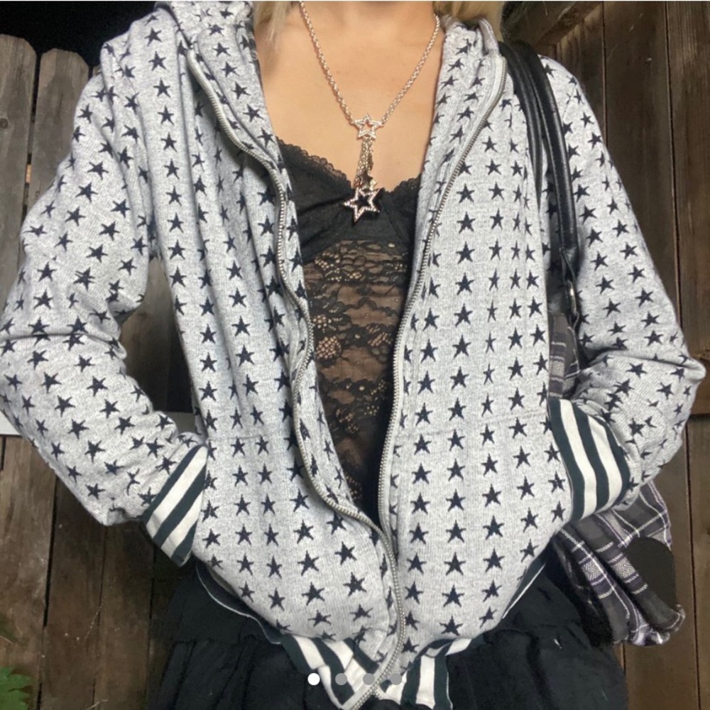 XSOLDXall over ⭐️⭐️⭐️ star hoodie 🤍🖤